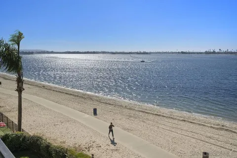 $3,475,000 | 3828 Riviera Drive, Unit 2B, San Diego, CA 92109