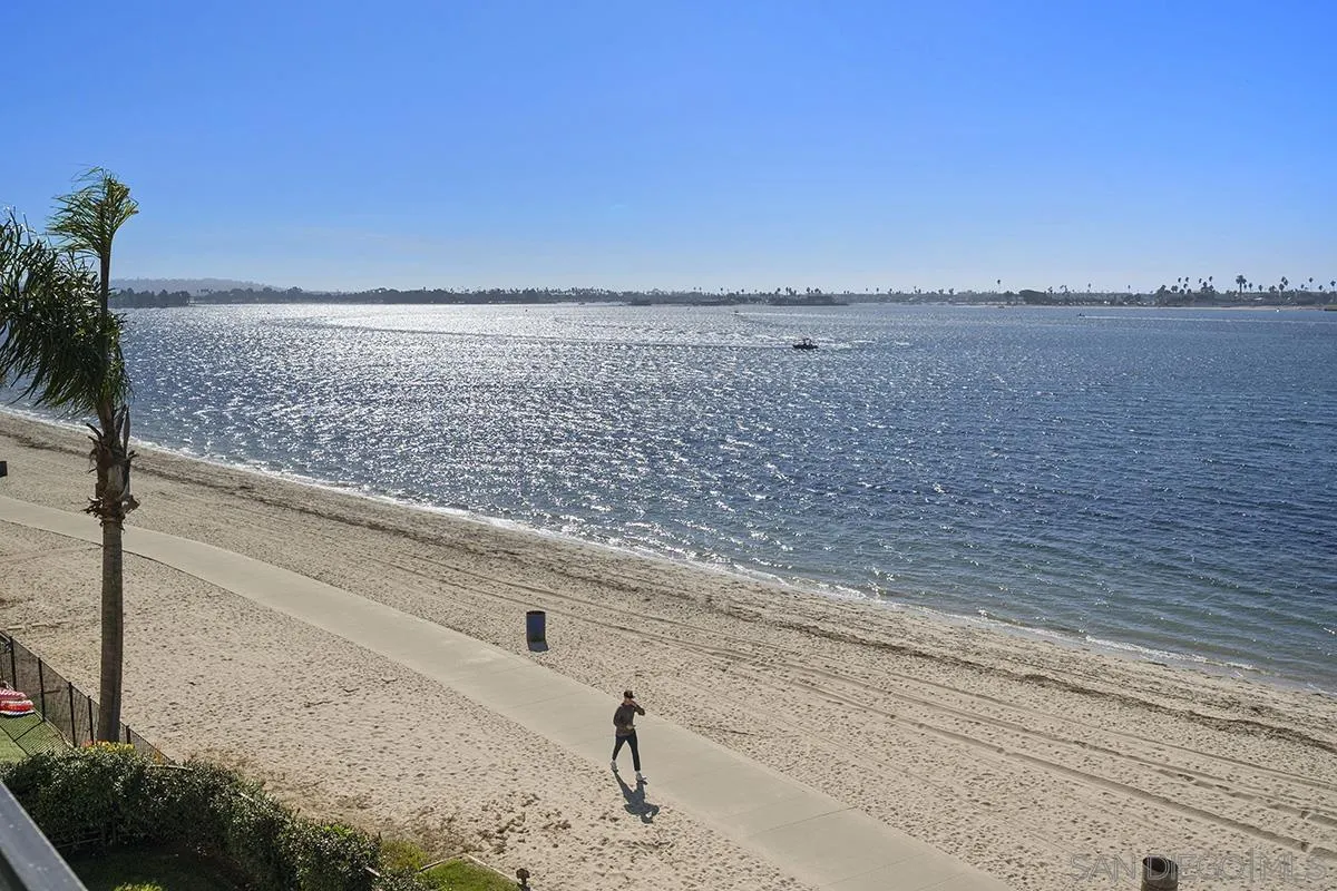 3828 Riviera Drive, Unit 2B San Diego, CA 92109 - Photo 18 of 74