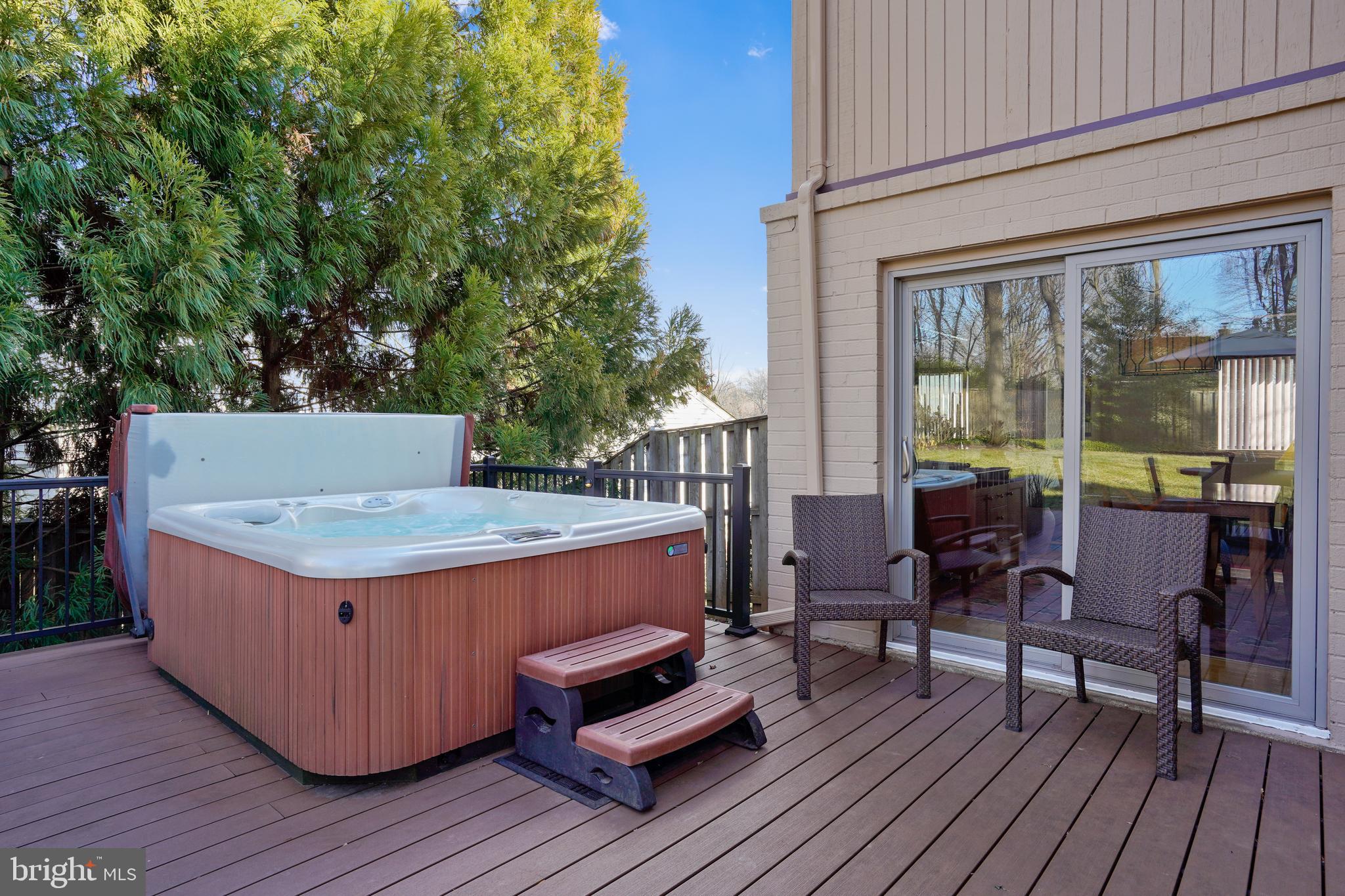 11828 Blue Spruce Road Reston, VA 20191 - Photo 11 of 45 Yes, the Jacuzzi conveys!!