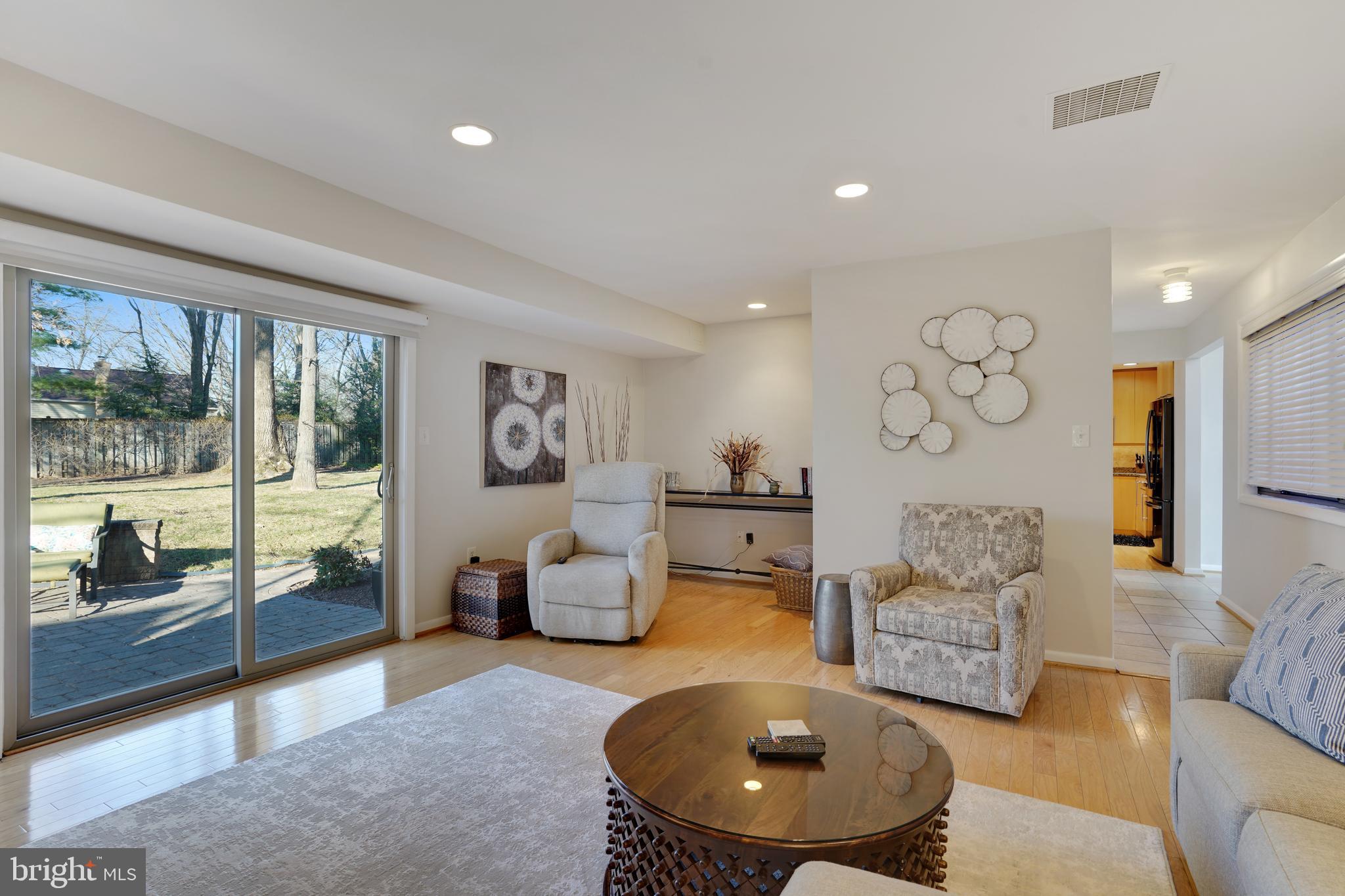 11828 Blue Spruce Road Reston, VA 20191 - Photo 19 of 45 Hardwood floor & recessed lighting
