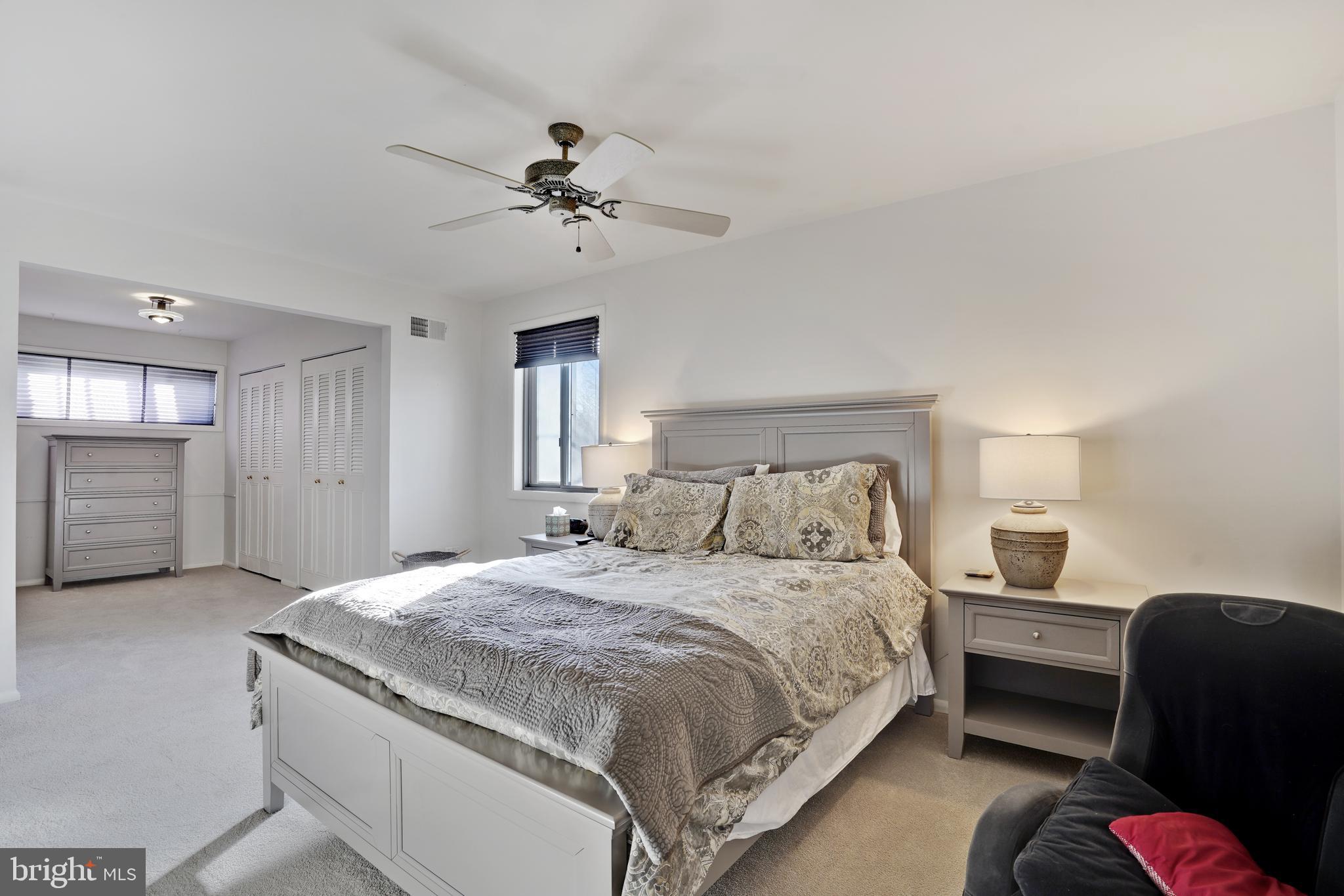 11828 Blue Spruce Road Reston, VA 20191 - Photo 24 of 45 Principal Bedroom w/seating area or roomy closets
