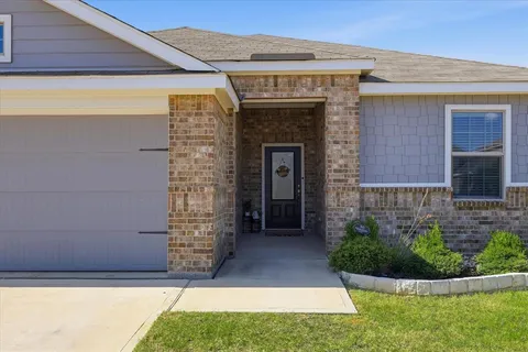 $299,900 | 7533 Pleasant Oaks Street, Fort Worth, TX 76120