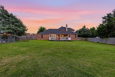 $657,500 | 160 Kelly Drive, Waxahachie, TX 75167