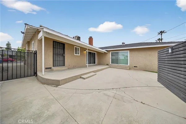 $3,900 | 6906 McLennan Avenue, Lake Balboa, CA 91406