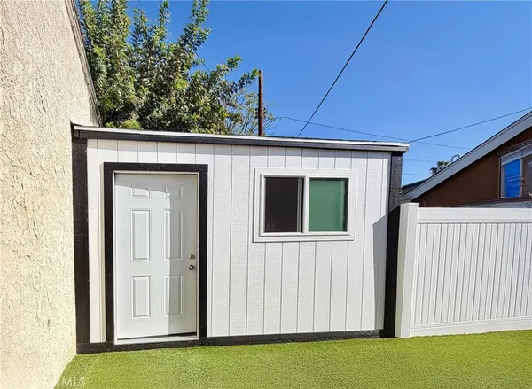 $3,900 | 6906 McLennan Avenue, Lake Balboa, CA 91406