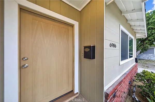 $3,900 | 6906 McLennan Avenue, Lake Balboa, CA 91406