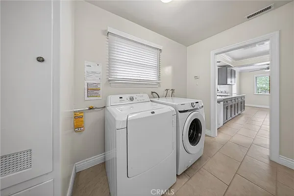 $3,900 | 6906 McLennan Avenue, Lake Balboa, CA 91406