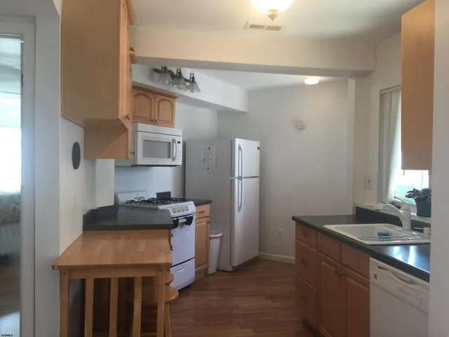 $1,450 | 407 36th Street South, Unit R2, Brigantine, NJ 08203