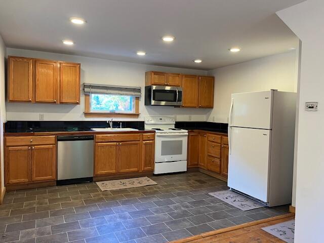 878 River Road Tenants Harbor, ME 04860 - Photo 2 of 24 Kitchen