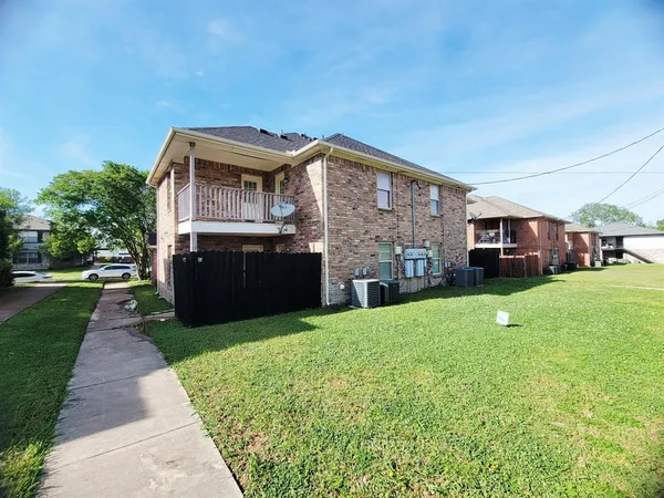 $1,700 | 5530 Brookview Court, Sachse, TX 75048