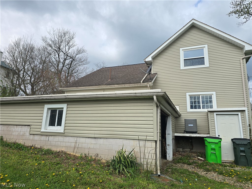 302 South Butler Street Baltic, OH 43804 - Photo 3 of 31
