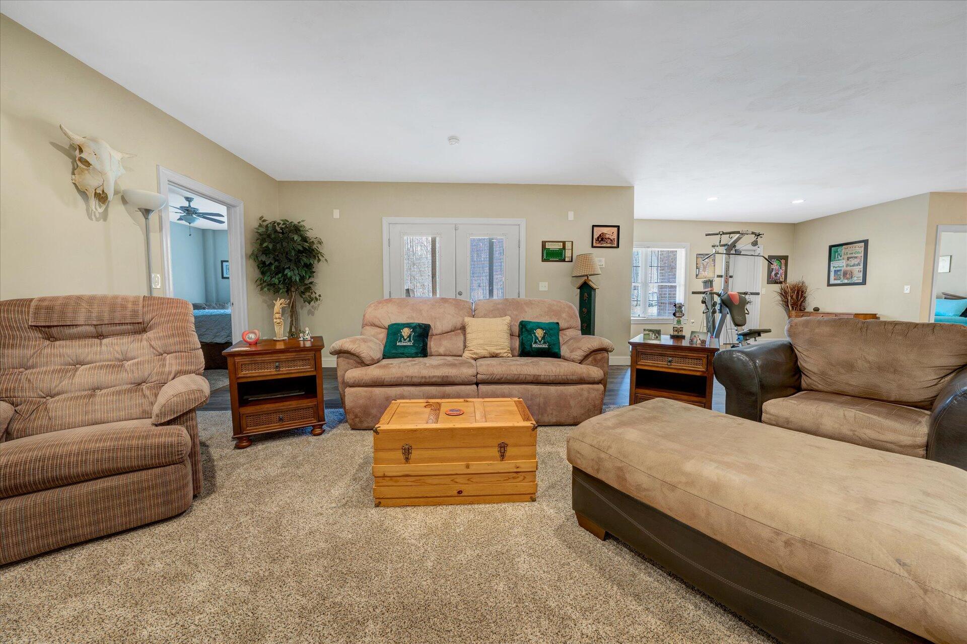 27 Turtle Rock Ridge Blue Ridge, VA 24064 - Photo 54 of 71 a living room with furniture and a couch
