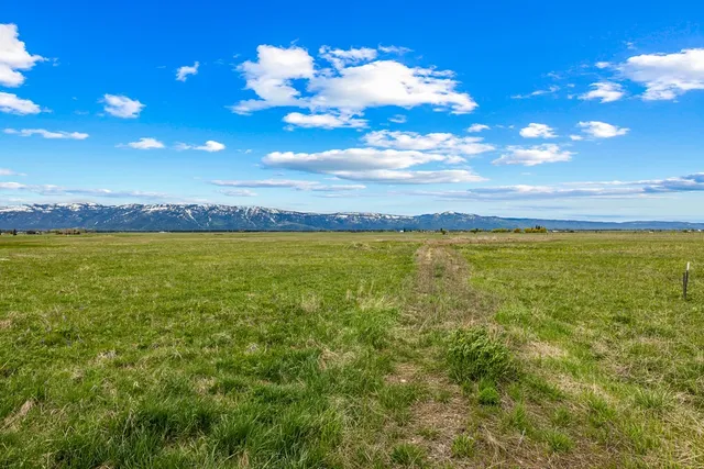 $379,999 | 15 Ringo Lane, Unit 1, McCall, ID 83638