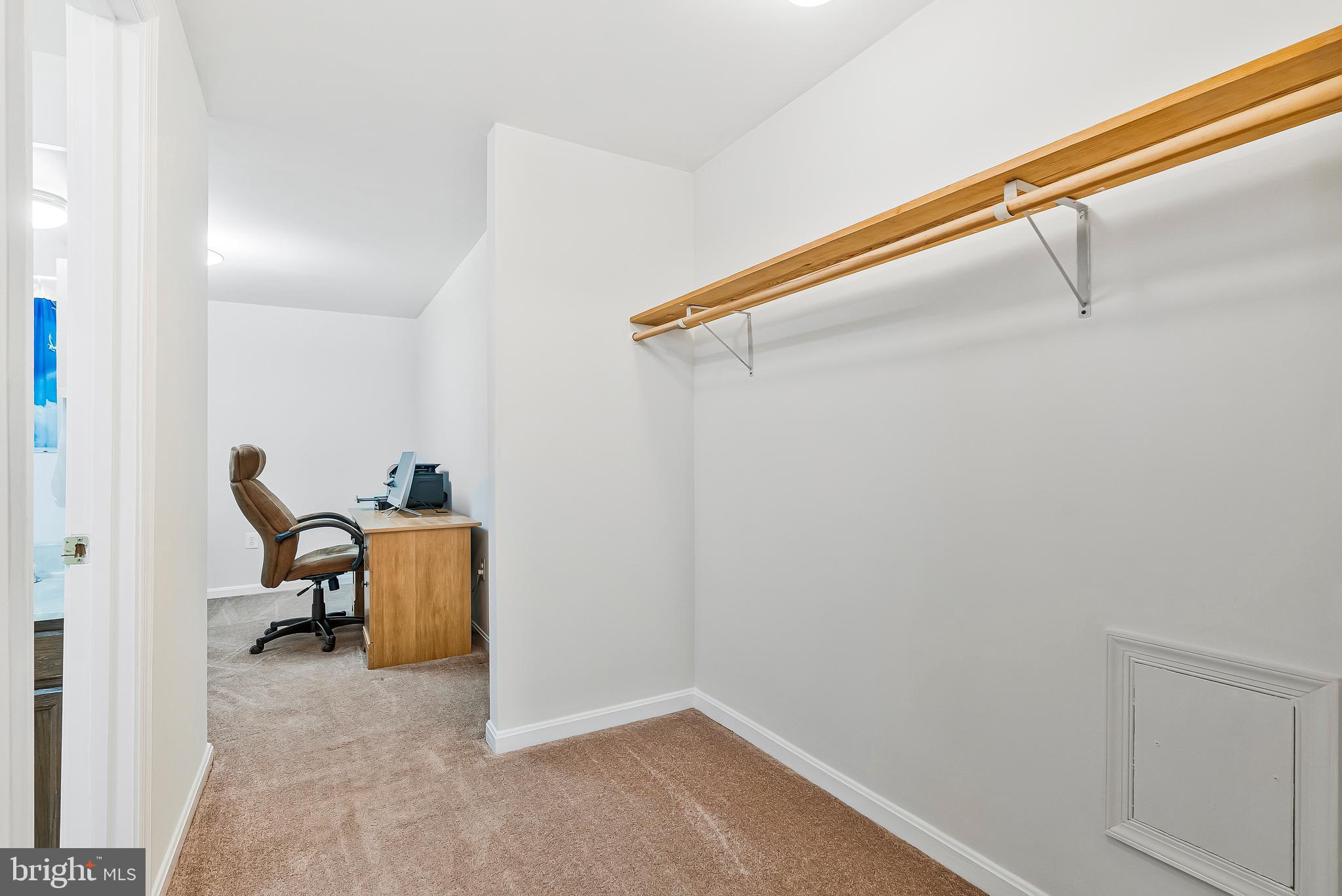 117 Connemara Drive Sterling, VA 20164 - Photo 33 of 58