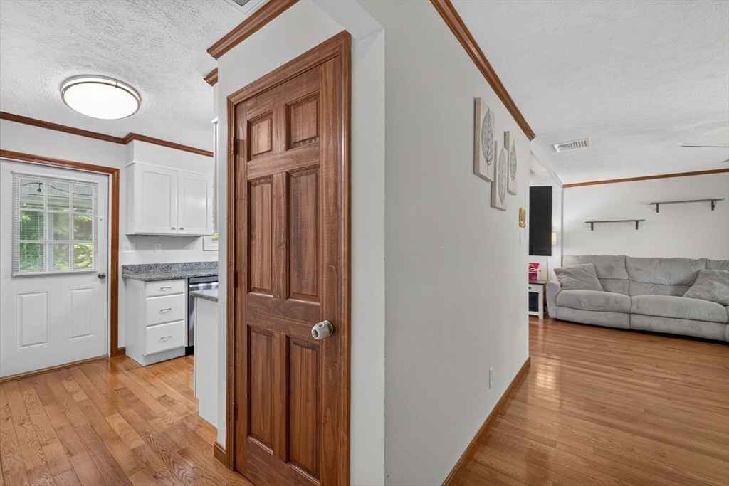 39 Rice Corner Road Brookfield, MA 01506 - Photo 9 of 41 Gallery Image 9