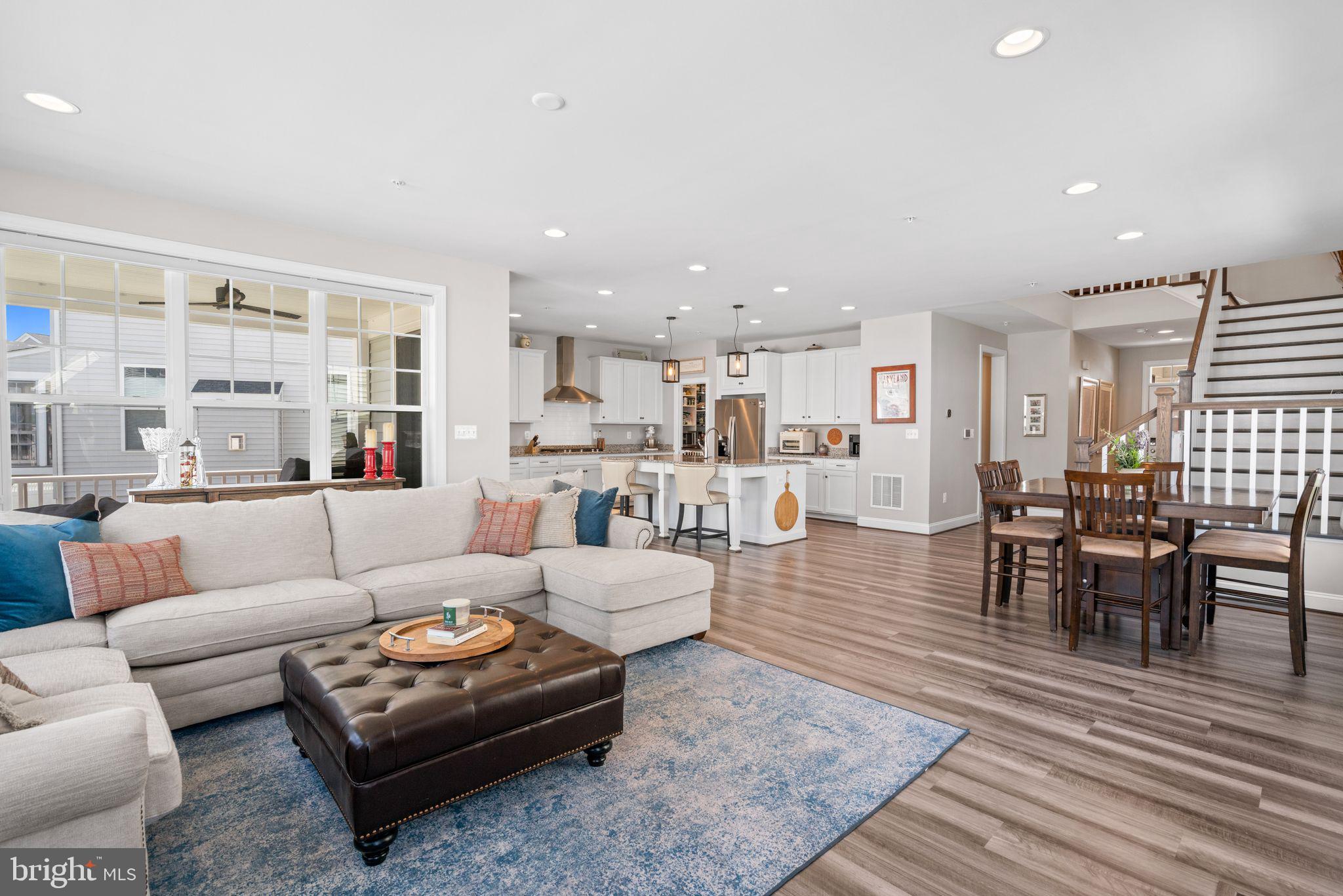 2916 Quarry Circle Odenton, MD 21113 - Photo 17 of 60 Spacious modern living area awaits you.