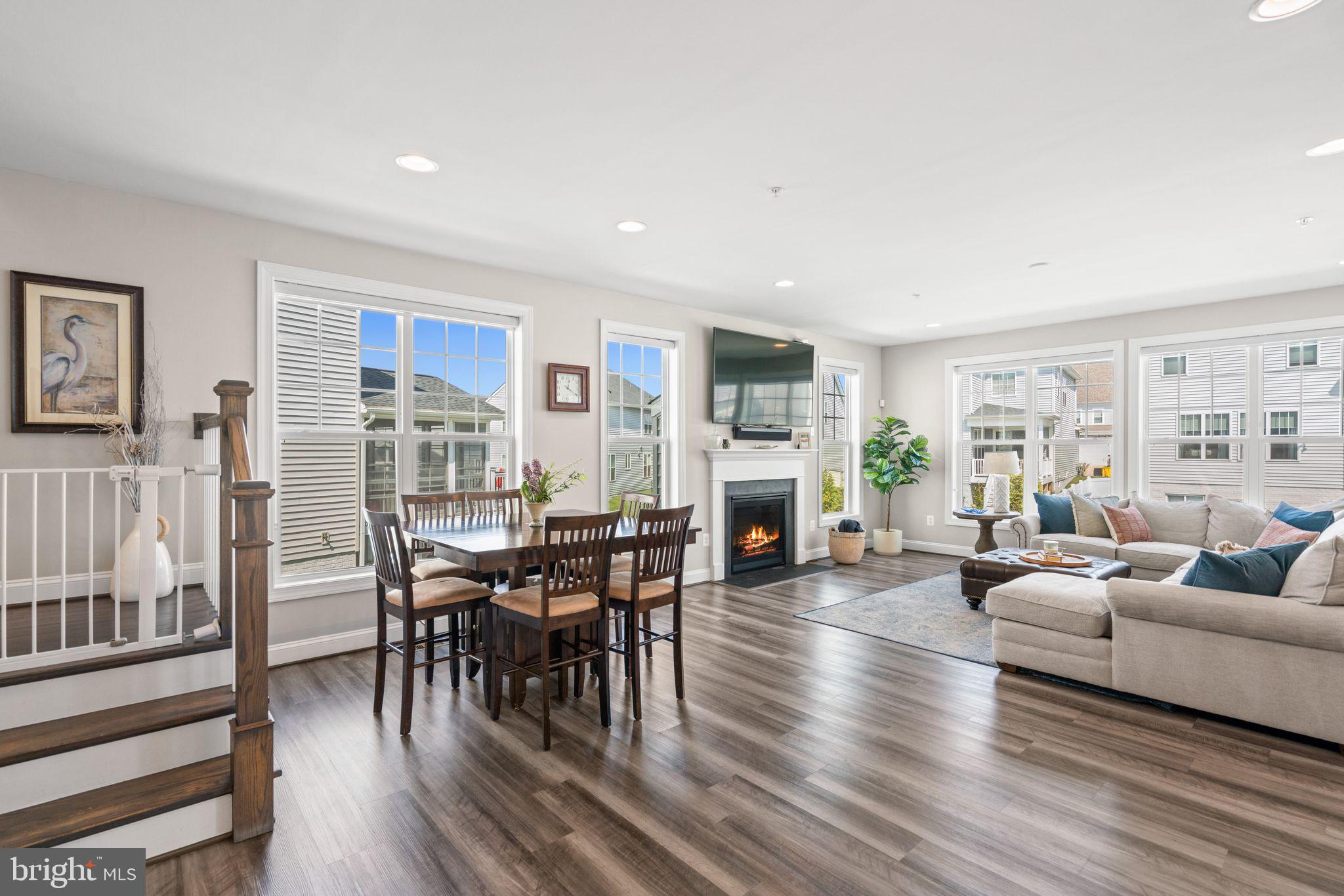 2916 Quarry Circle Odenton, MD 21113 - Photo 19 of 60 Bright and inviting open living space.