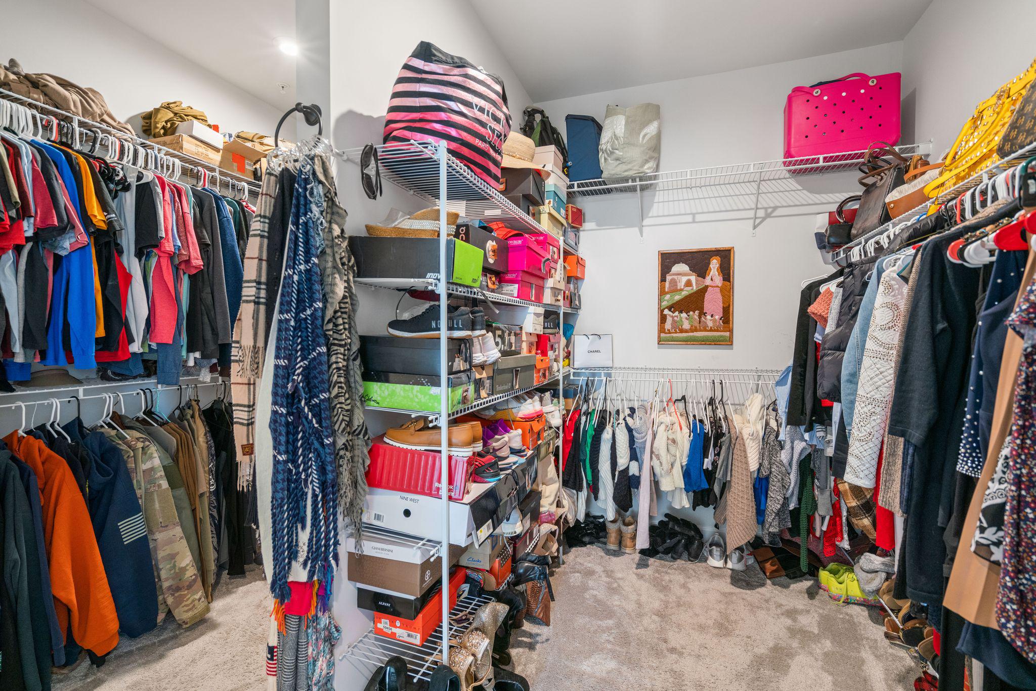 2916 Quarry Circle Odenton, MD 21113 - Photo 27 of 60 Large walk-in closet off primary bedroom.