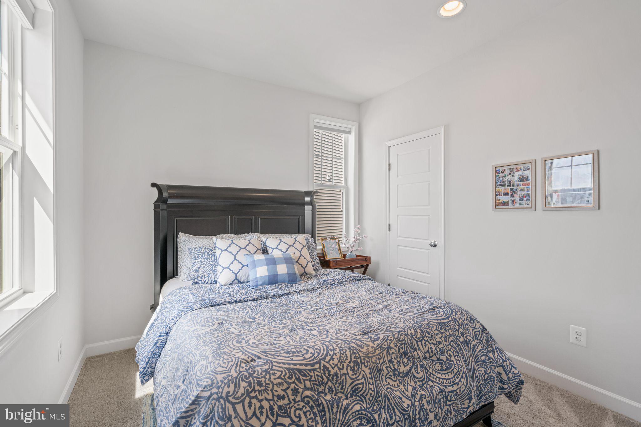 2916 Quarry Circle Odenton, MD 21113 - Photo 33 of 60 Cozy retreat with natural light.