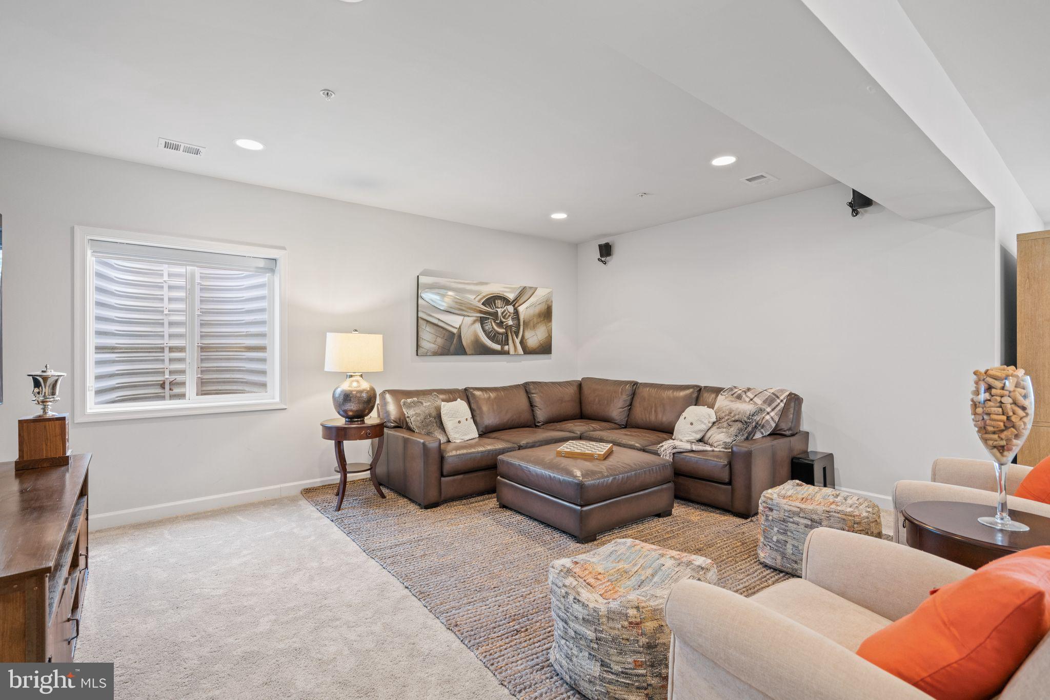 2916 Quarry Circle Odenton, MD 21113 - Photo 39 of 60 Inviting space for relaxation and gatherings.