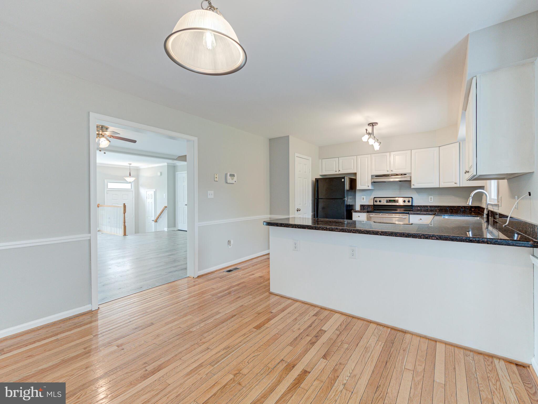 21140 Dray Terrace Ashburn, VA 20147 - Photo 13 of 59 Breakfast Room & Breakfast Bar towards Kitchen