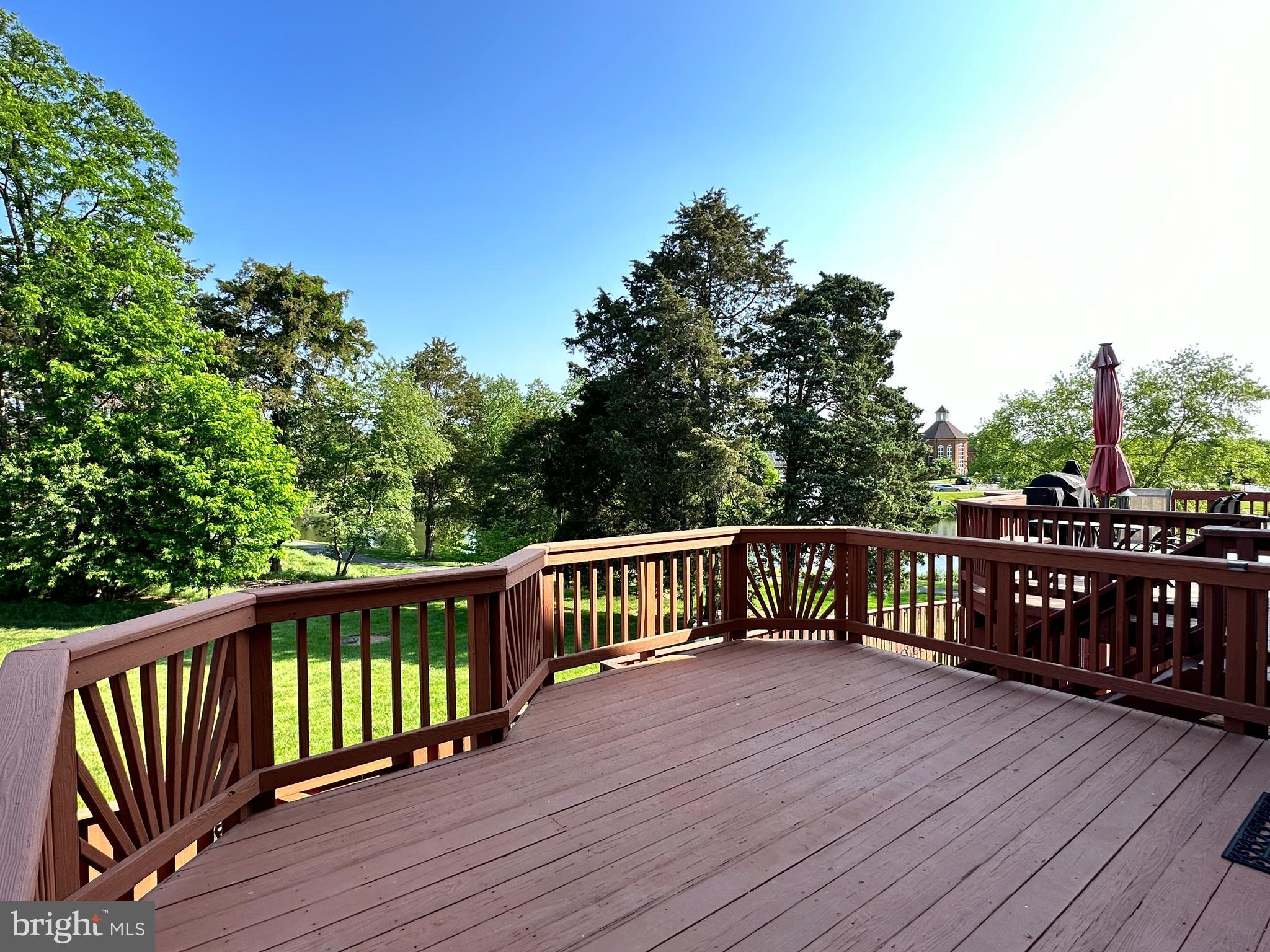 21140 Dray Terrace Ashburn, VA 20147 - Photo 48 of 59 Plenty of room to enjoy the views, meals & coffee!