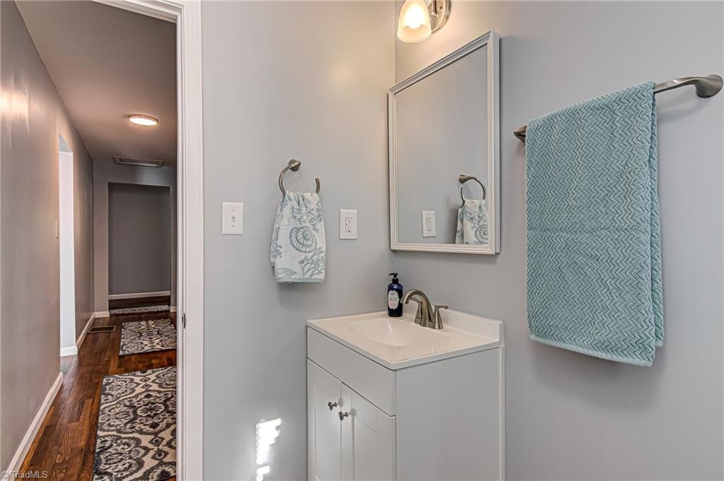 7515 Grapevine Road Lewisville, NC 27023 - Photo 15 of 49 Gallery Image 15