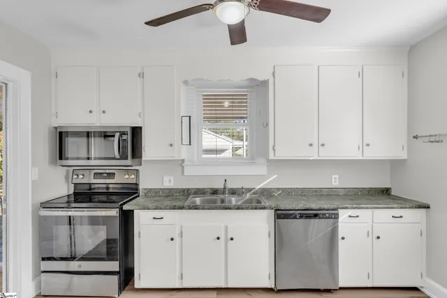 $189,000 | 2223 Ridgewood Avenue, Anderson, SC 29625