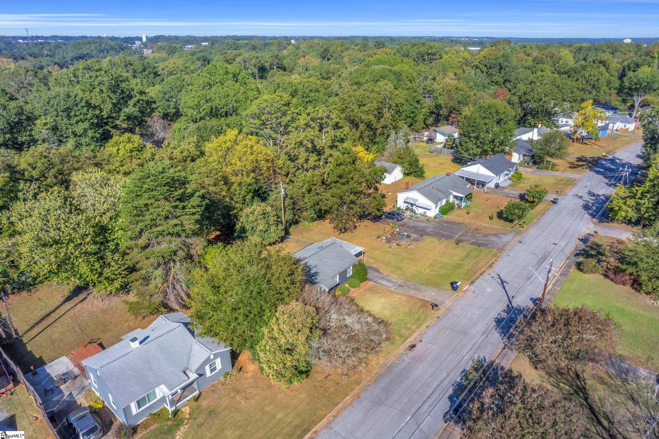 2223 Ridgewood Avenue Anderson, SC 29625 - Photo 4 of 37