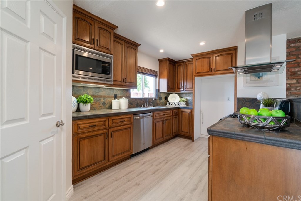 3239 Nebraska Place Costa Mesa, CA 92626 - Photo 19 of 56