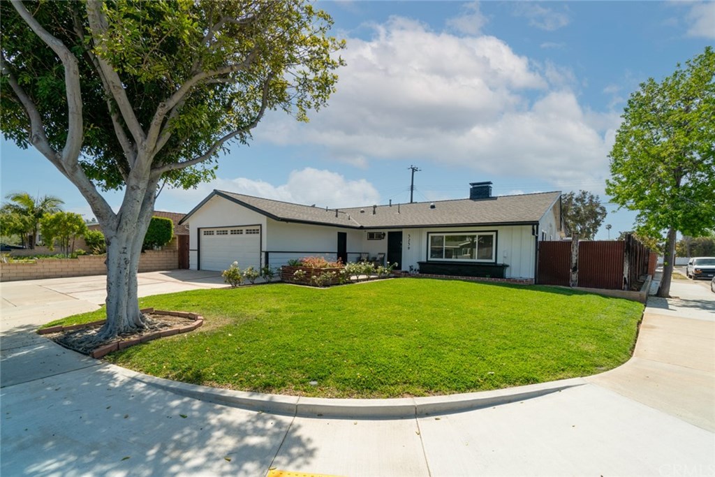 3239 Nebraska Place Costa Mesa, CA 92626 - Photo 3 of 56