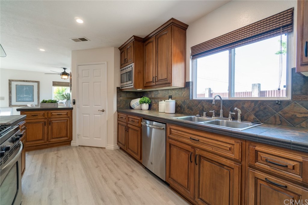 3239 Nebraska Place Costa Mesa, CA 92626 - Photo 21 of 56