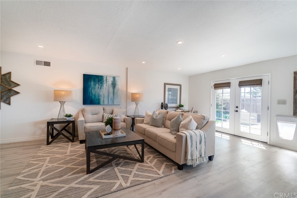 3239 Nebraska Place Costa Mesa, CA 92626 - Photo 10 of 56