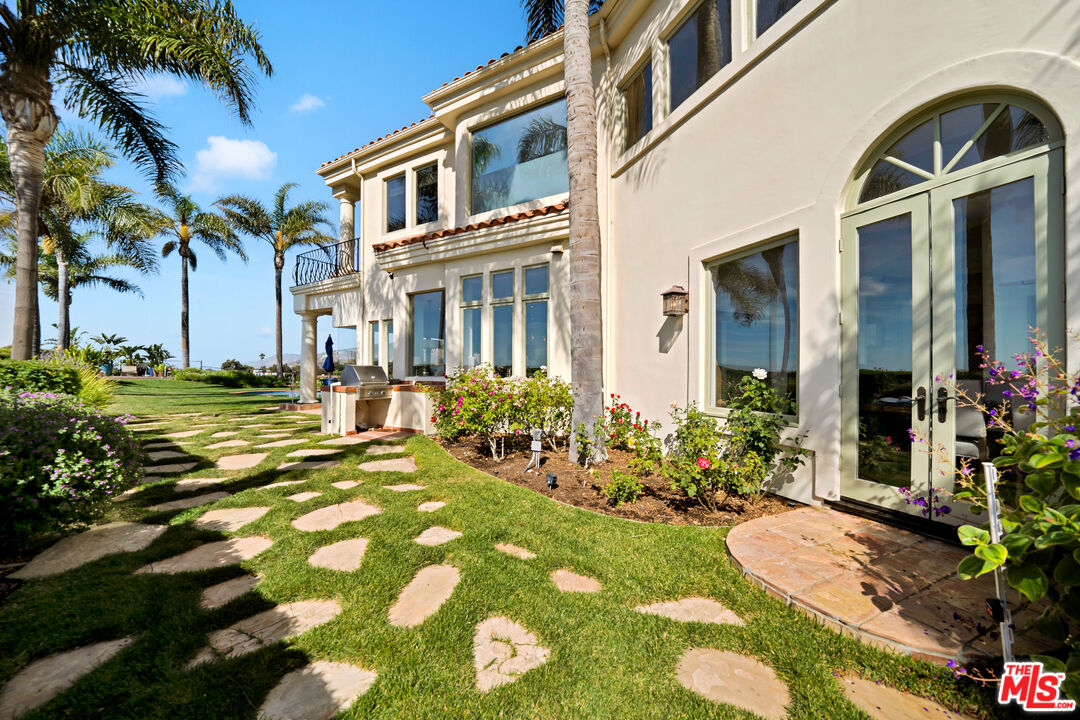 6045 Galahad Drive, Malibu, CA 90265 Compass