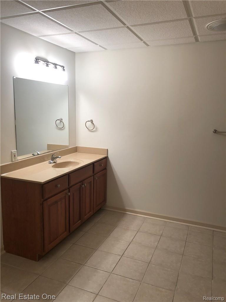 3675 Tremonte Circle, Unit 77 Rochester, MI 48306 - Photo 29 of 38 262.JPG