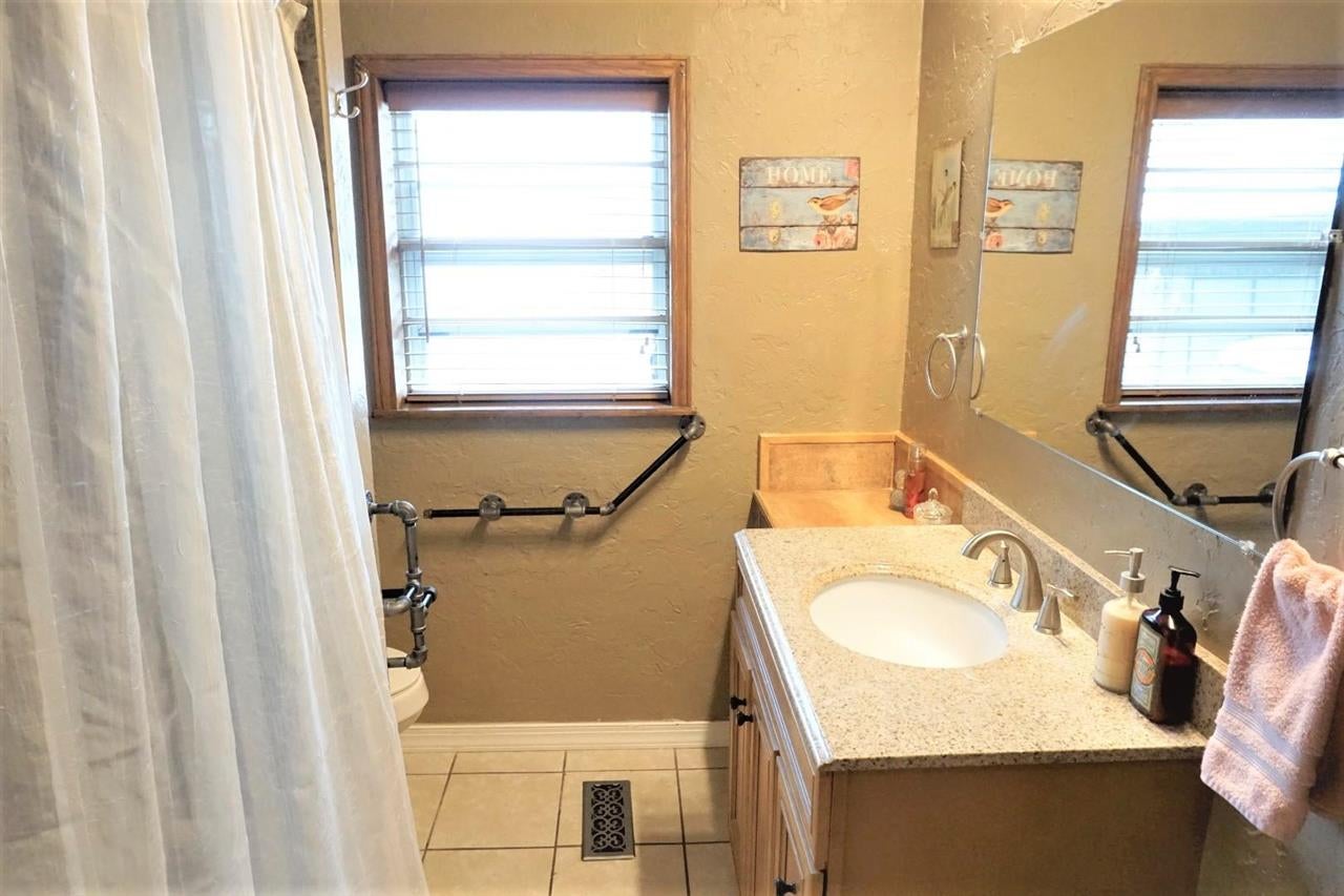 706 Locust Street Perry, OK 73077 - Photo 13 of 28 Gallery Image 13