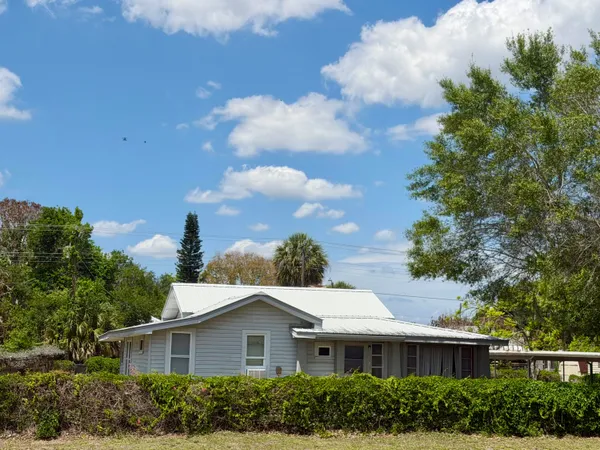 $202,900 | 207 Southeast 4th Street, Okeechobee, FL 34974