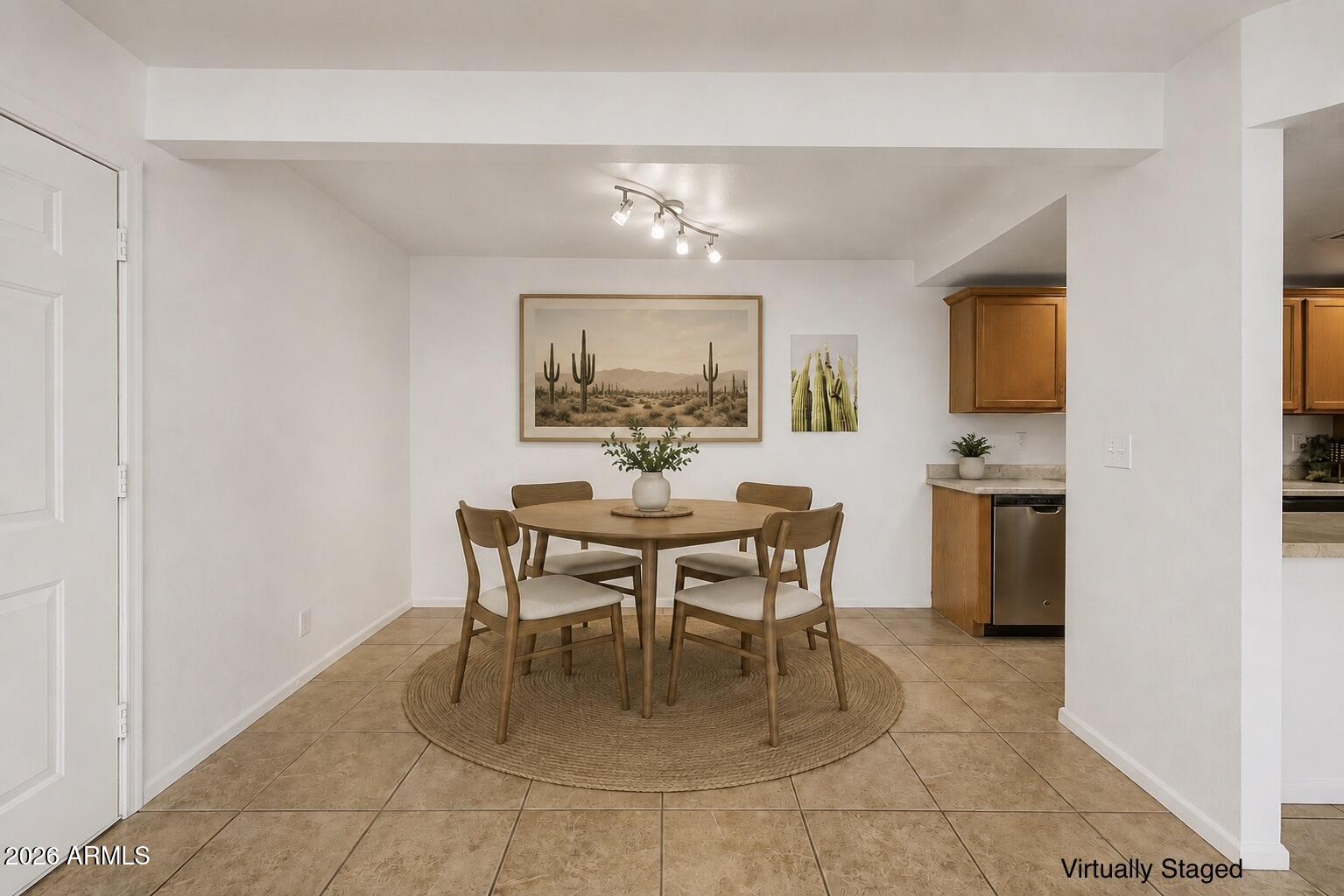 424 West Brown Road, Unit 225 Mesa, AZ 85201 - Photo 5 of 44 VS Dining