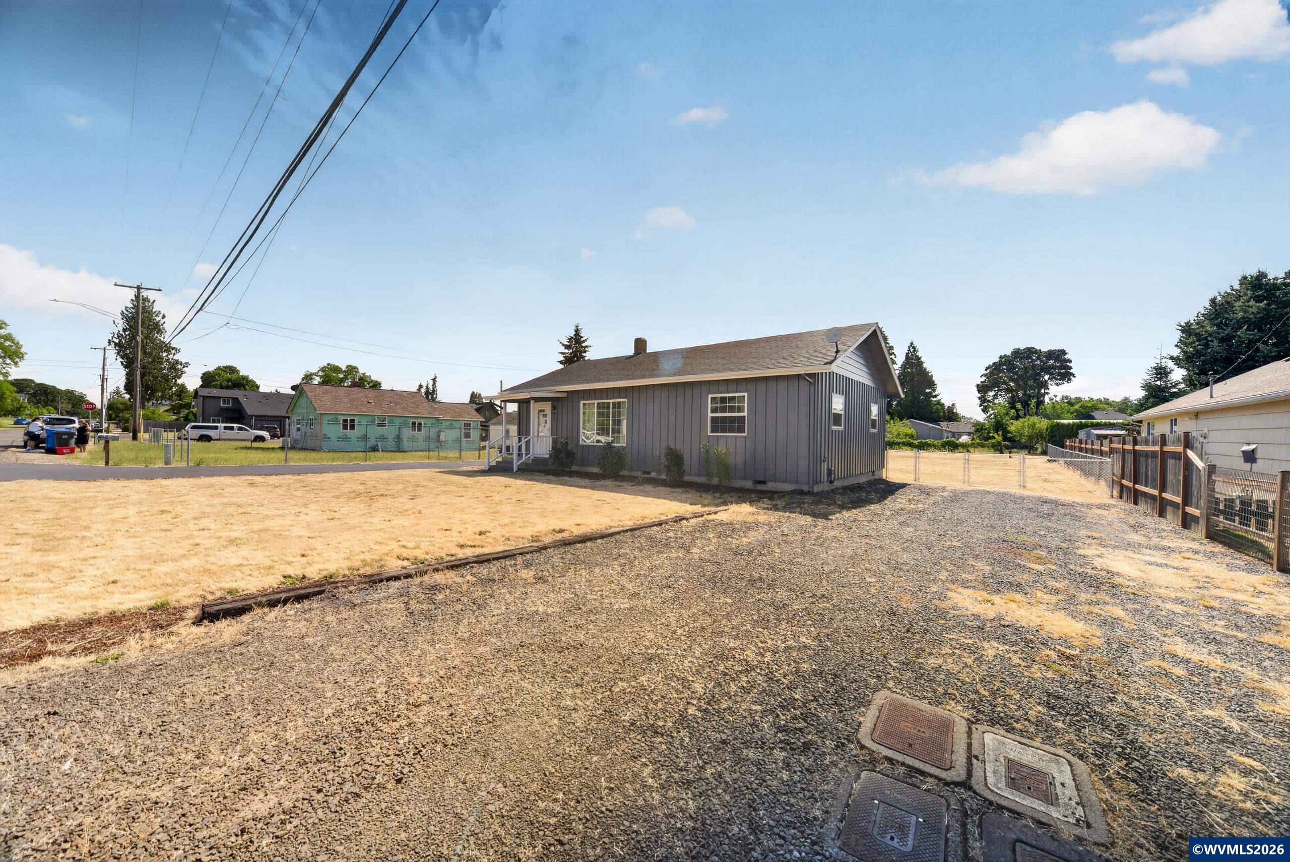 340 North 3rd Street Jefferson, OR 97352 - Photo 4 of 40
