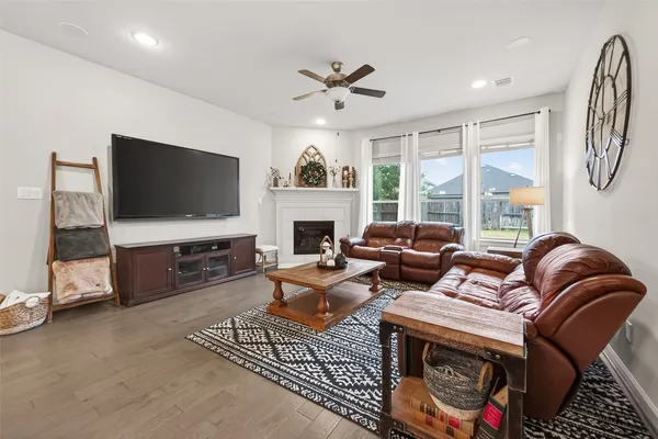 $440,000 | 2223 Tonkawa Trail, Katy, TX 77493