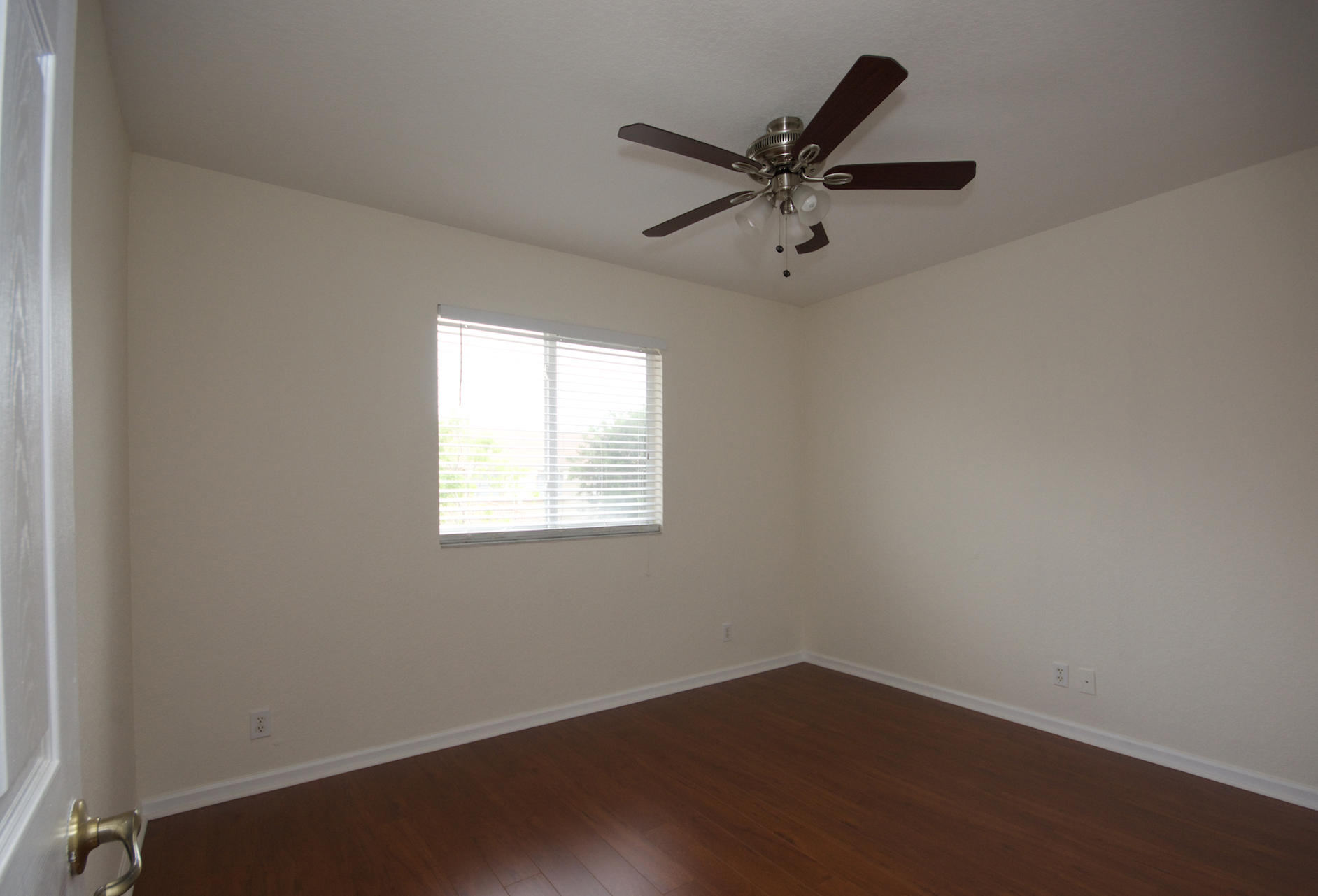 2046 Oakhurst Way Riviera Beach, FL 33404 - Photo 14 of 25 DSC_1016