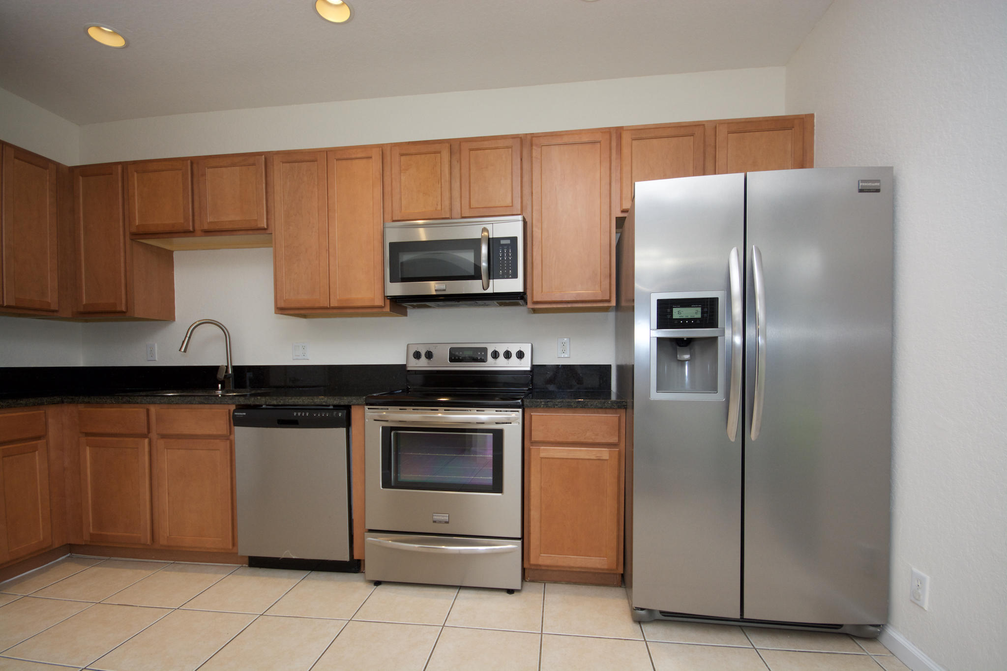 2046 Oakhurst Way Riviera Beach, FL 33404 - Photo 2 of 25 DSC_1000