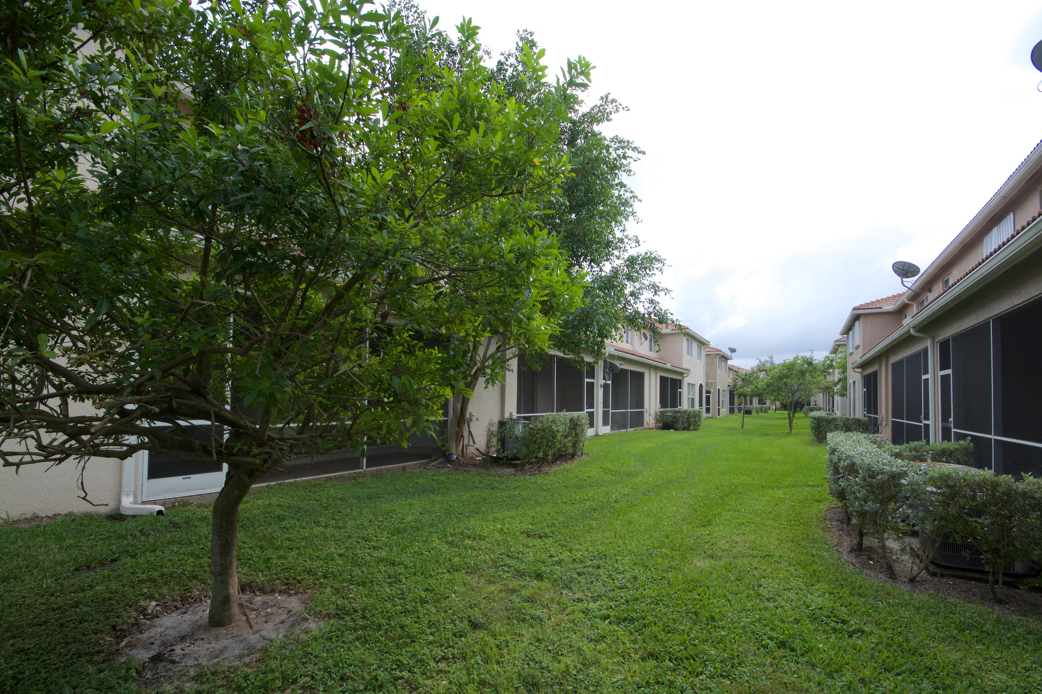 2046 Oakhurst Way Riviera Beach, FL 33404 - Photo 21 of 25 DSC_1011