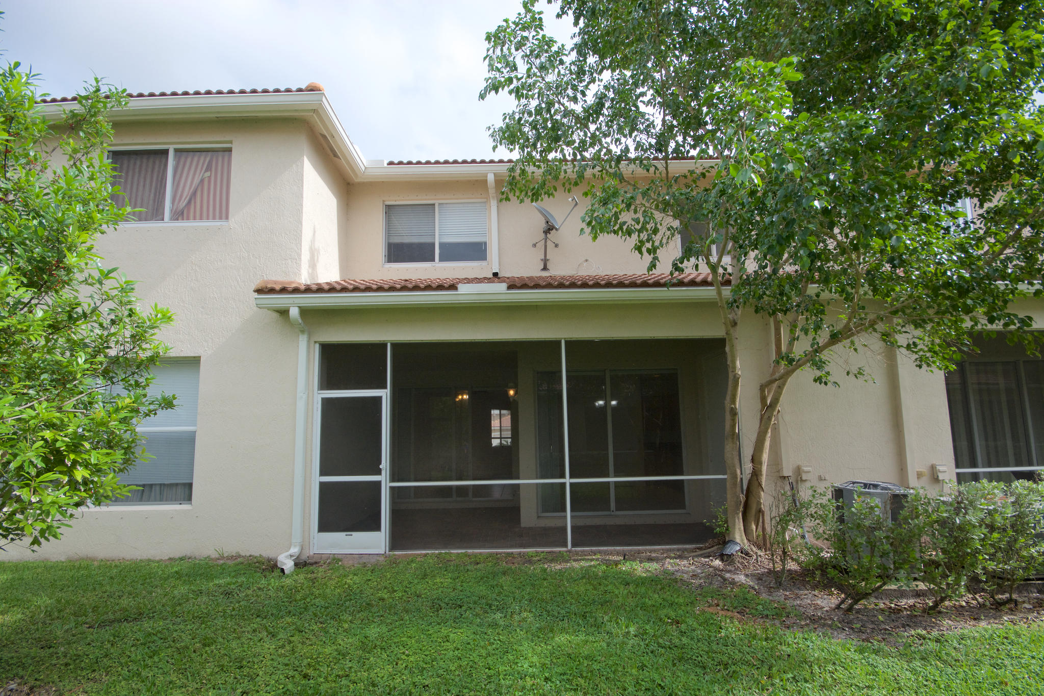2046 Oakhurst Way Riviera Beach, FL 33404 - Photo 22 of 25 DSC_1010