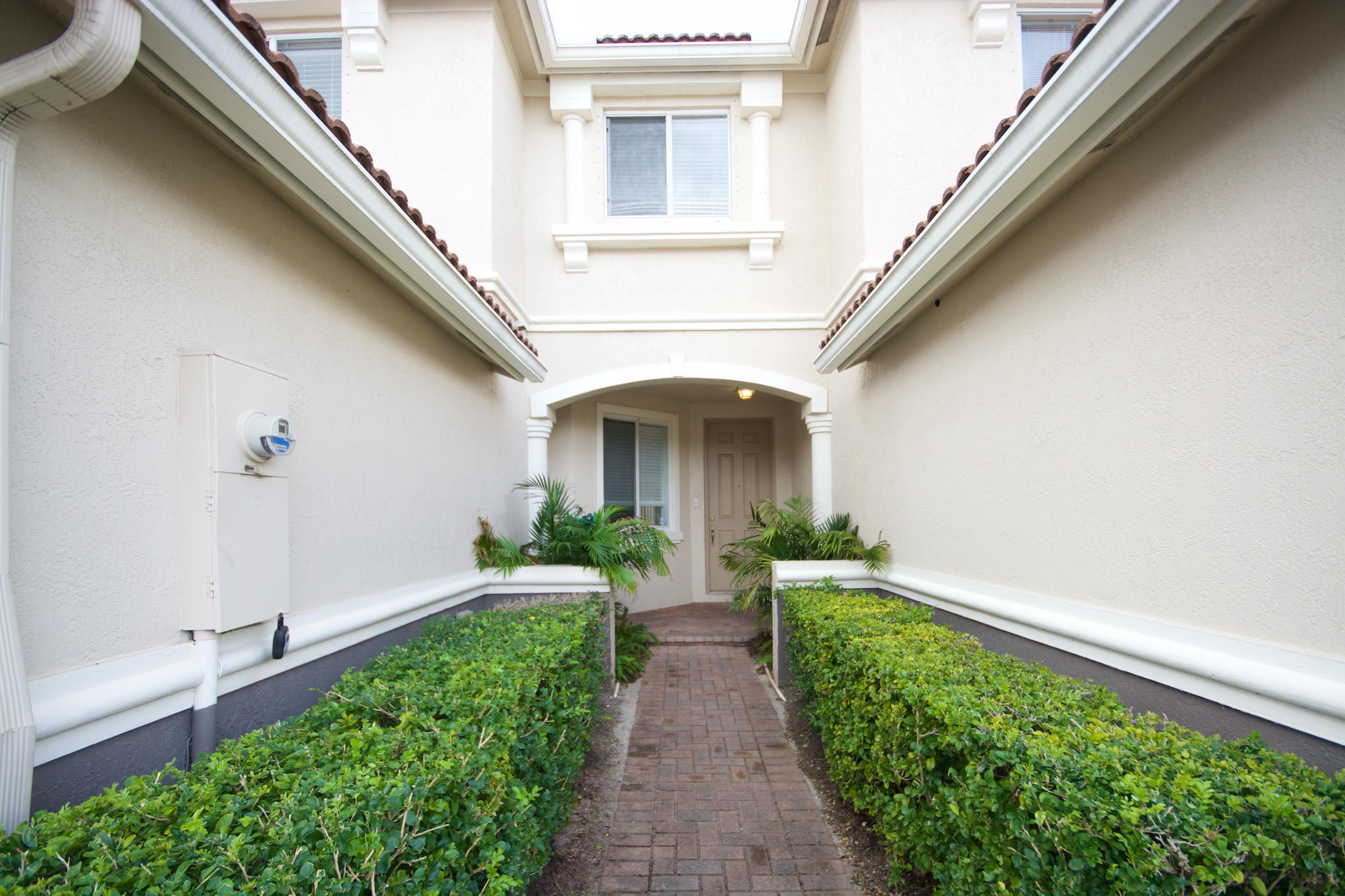 2046 Oakhurst Way Riviera Beach, FL 33404 - Photo 24 of 25 DSC_0993