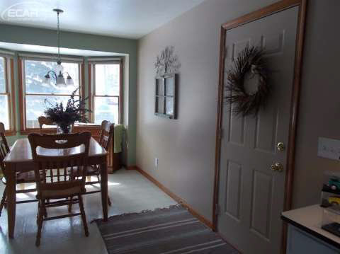 9180 Beecher Road Flushing, MI 48433 - Photo 6 of 23 20431676-5.JPG