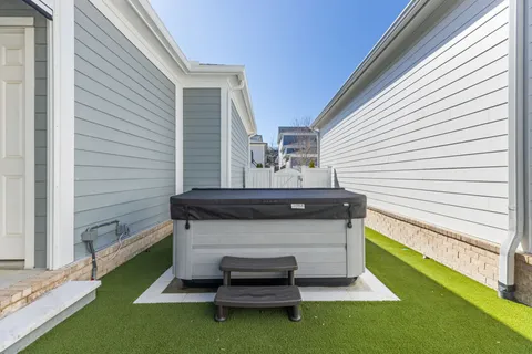 a view of back yard of the house