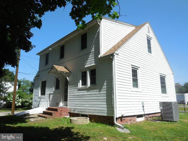 Exterior (Rear)
