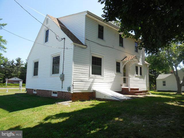 Exterior (Rear)