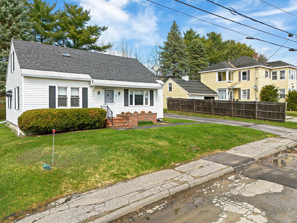 7 Collette Street Waterville, ME 04901 - Photo 41 of 53 Front Yard